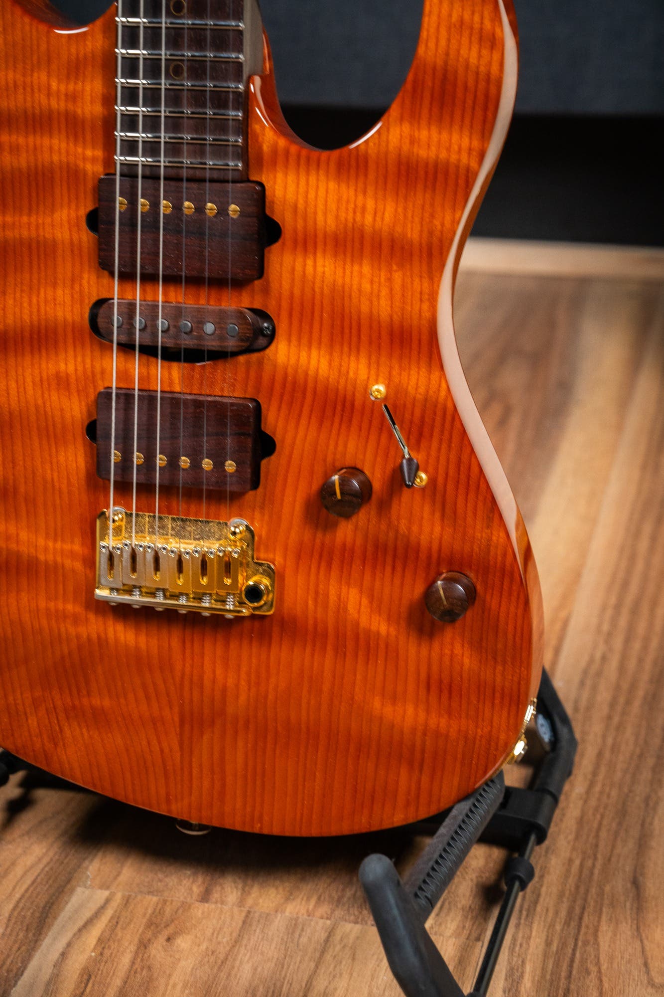 Suhr 2015 Collection Modern Carve Top w/Case + Matching Pedal - Figured Redwood - Pre-Owned (#27209)