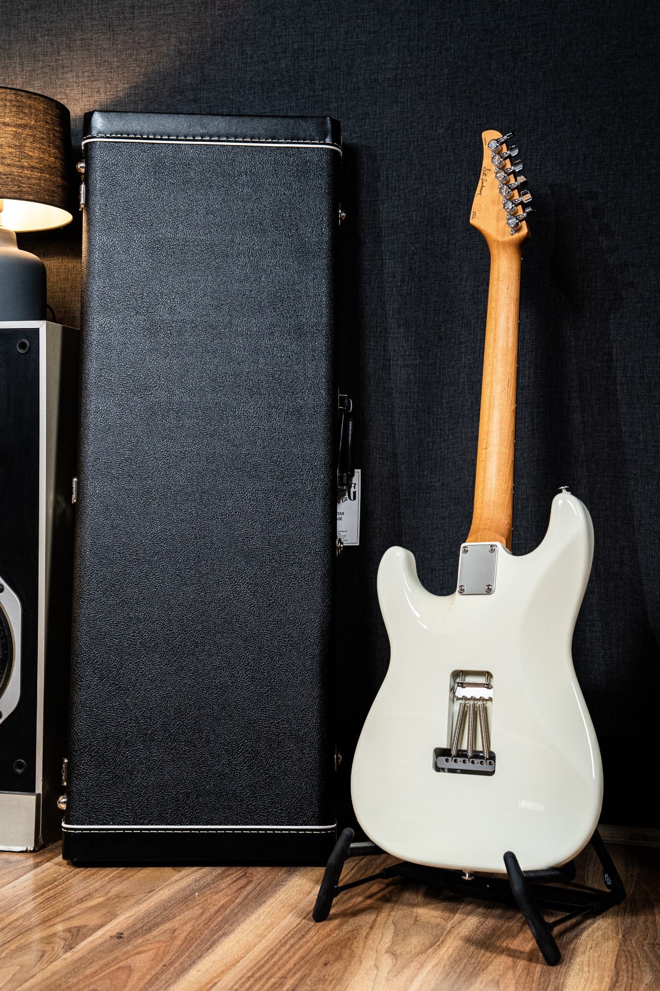 Suhr Scott Henderson Signature Classic Guitar - Olympic White