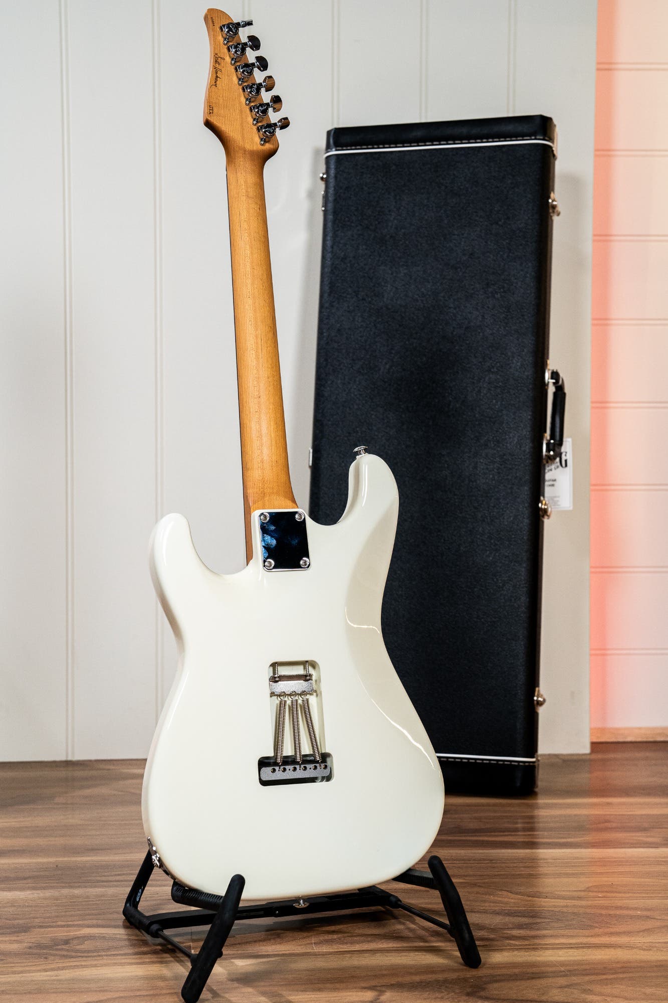 Suhr Scott Henderson Signature Classic Guitar - Olympic White