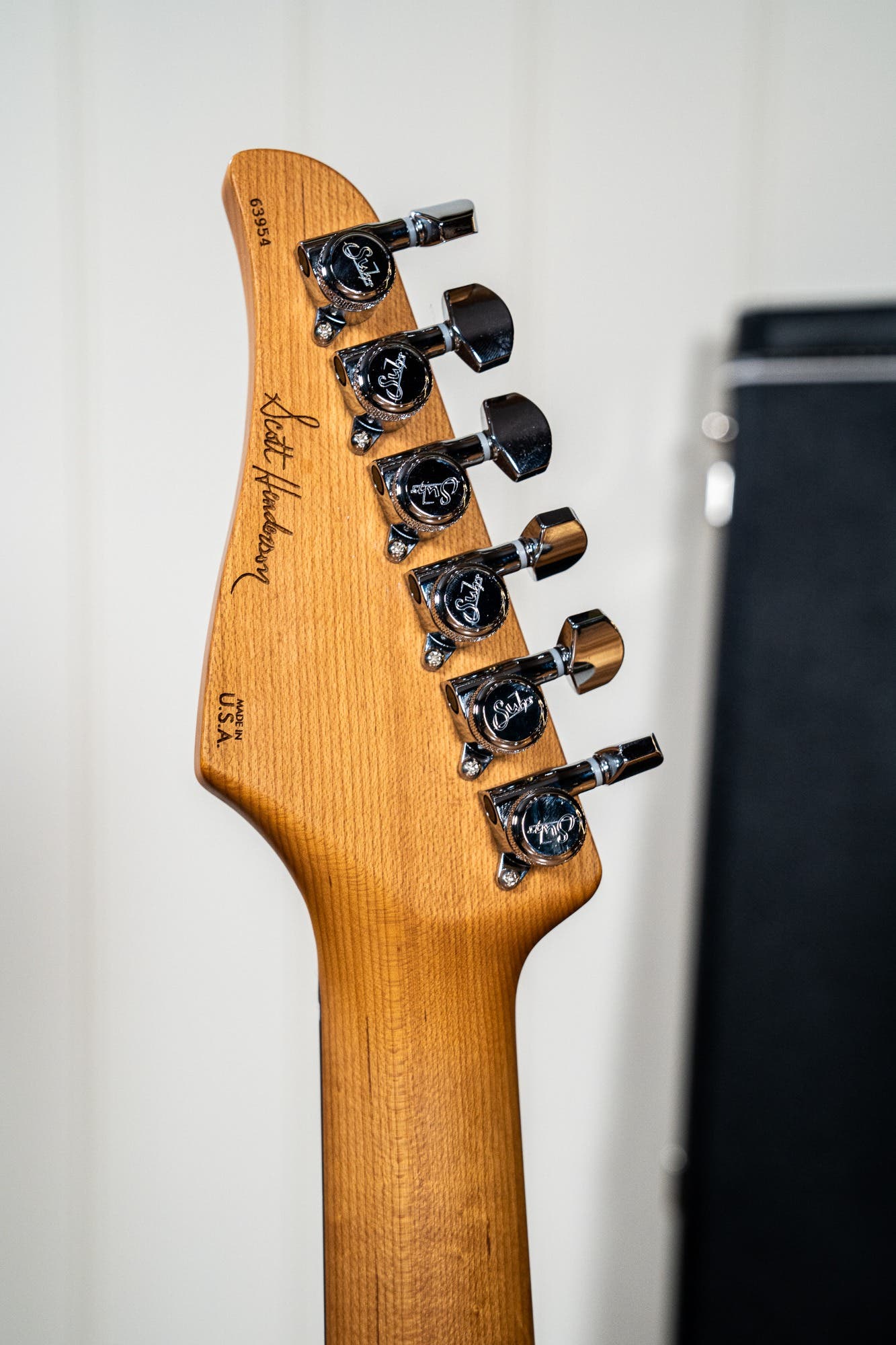 Suhr Scott Henderson Signature Classic Guitar - Olympic White