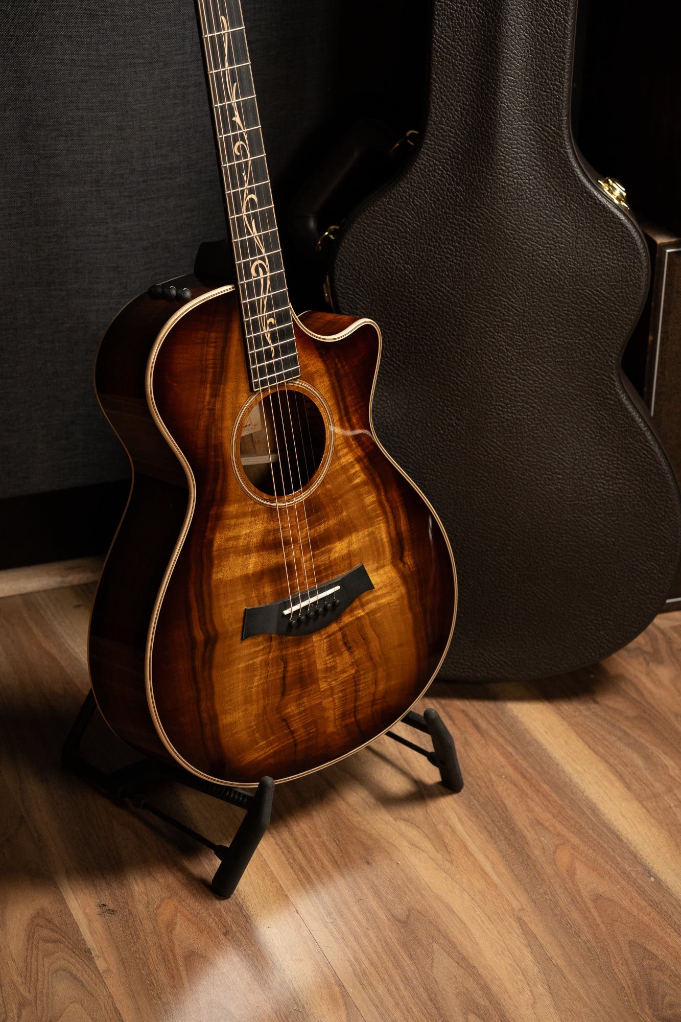 Taylor K22ce 12-Fret Acoustic Electric Guitar w/Case