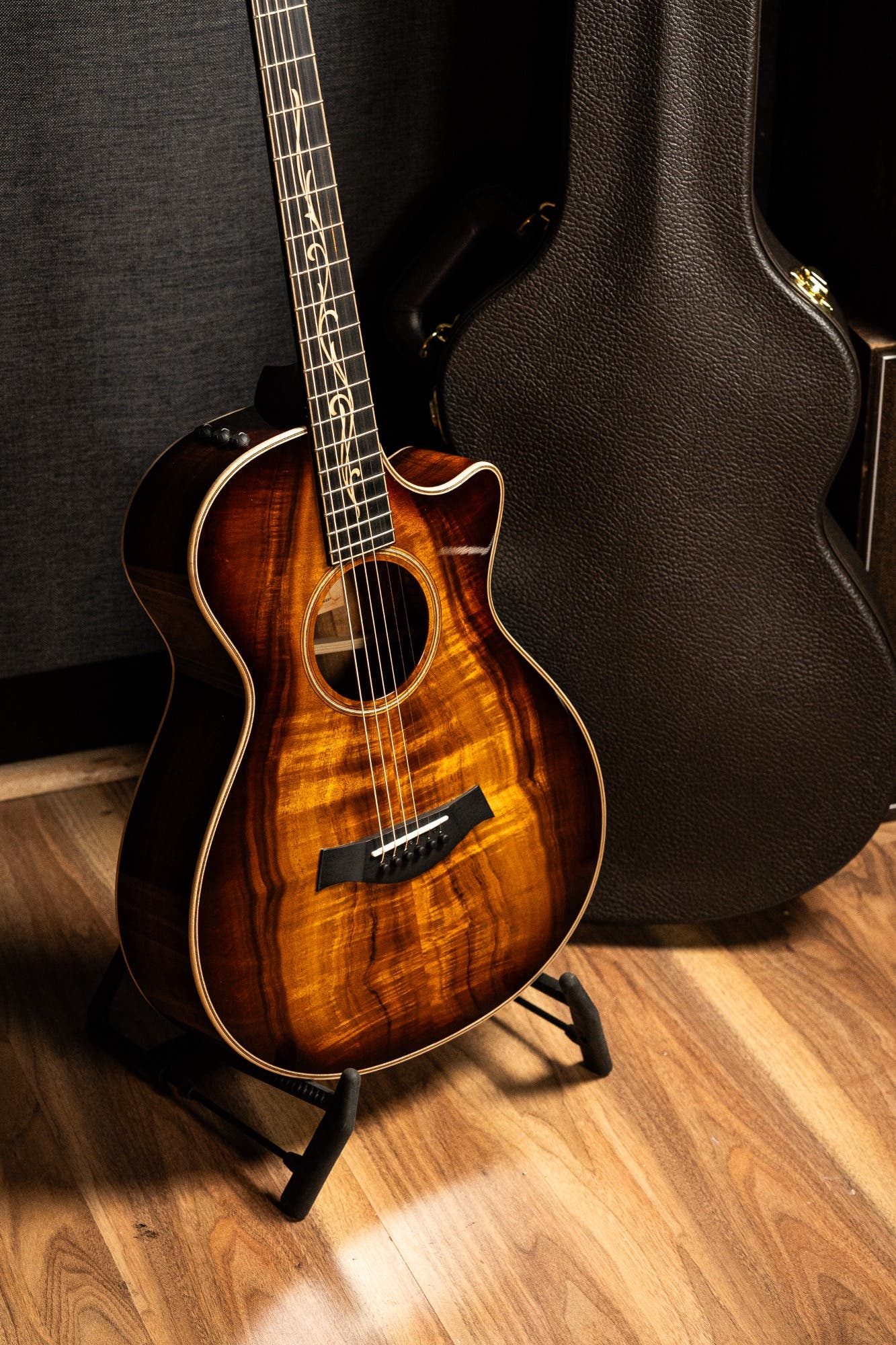 Taylor K22ce 12-Fret Acoustic Electric Guitar w/Case