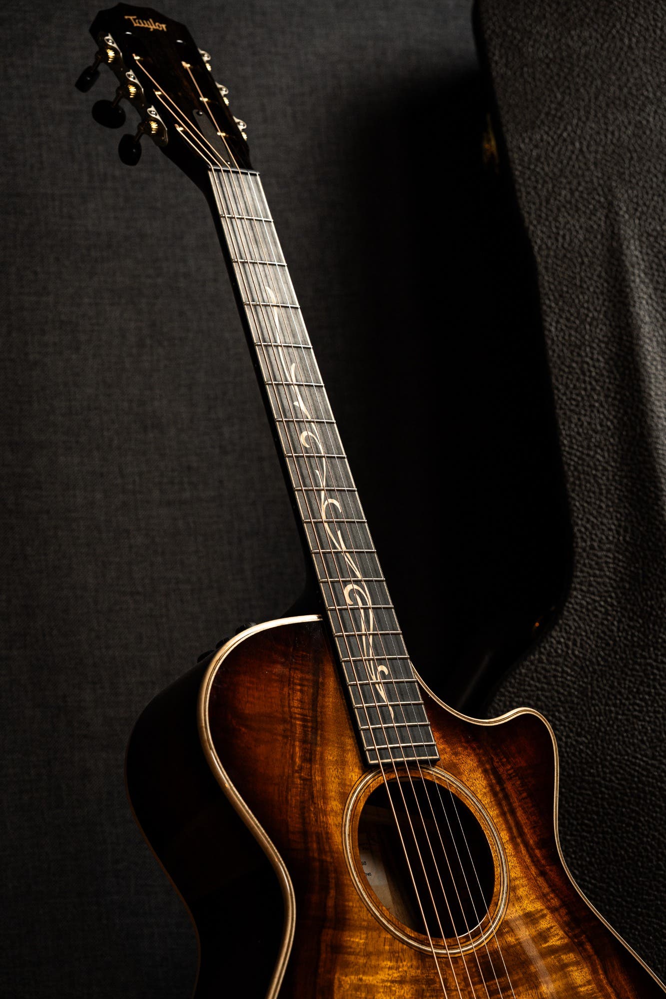 Taylor K22ce 12-Fret Acoustic Electric Guitar w/Case