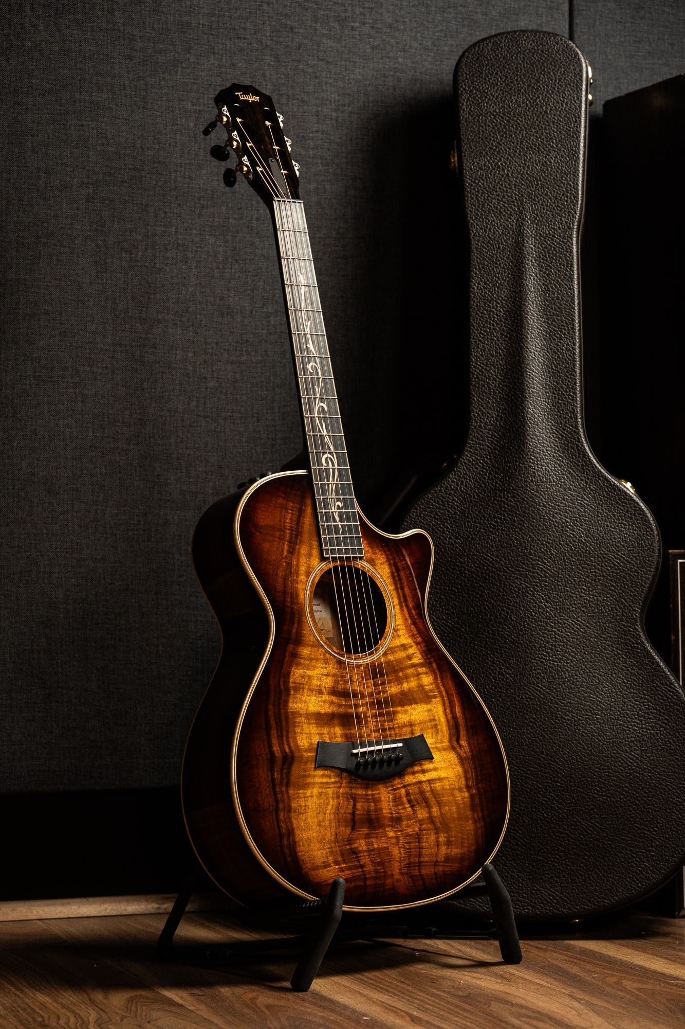 Taylor K22ce 12-Fret Acoustic Electric Guitar w/Case