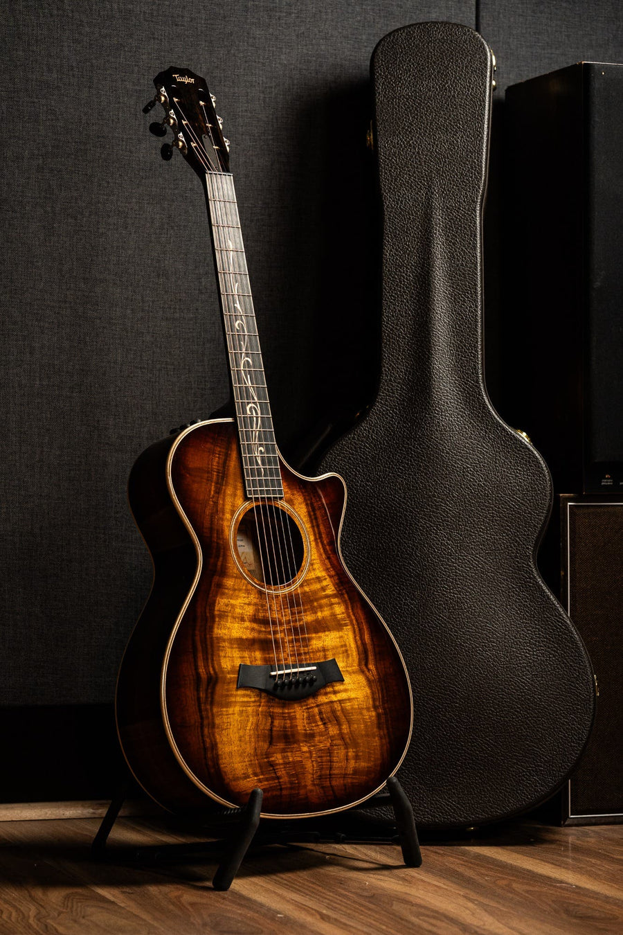 Taylor K22ce 12-Fret Acoustic Electric Guitar w/Case