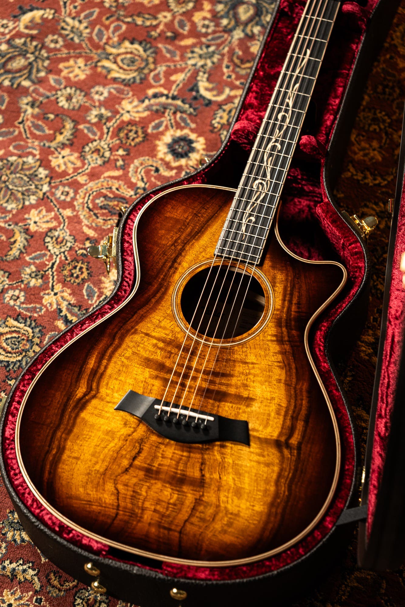 Taylor K22ce 12-Fret Acoustic Electric Guitar w/Case