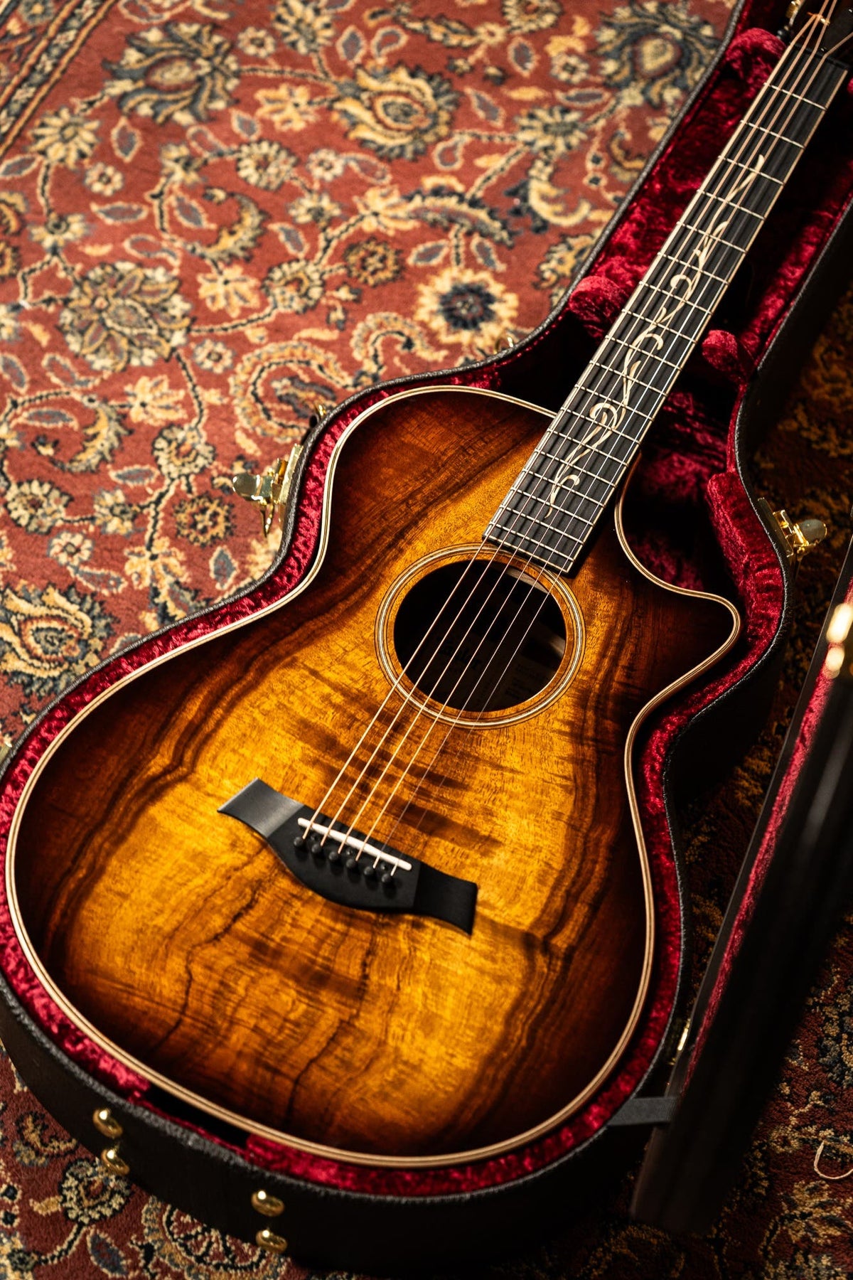 Taylor K22ce 12-Fret Acoustic Electric Guitar w/Case