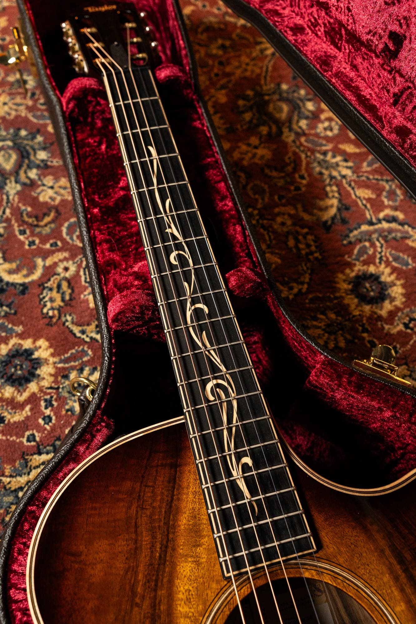 Taylor K22ce 12-Fret Acoustic Electric Guitar w/Case