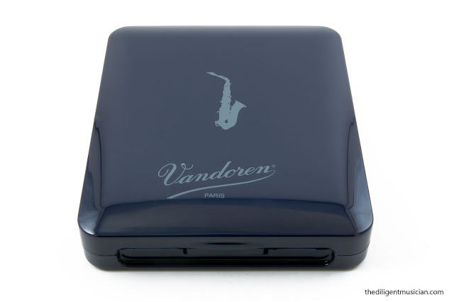 Vandoren Alto Saxophone Reed Case - Holds 6 reeds - (VRC620)