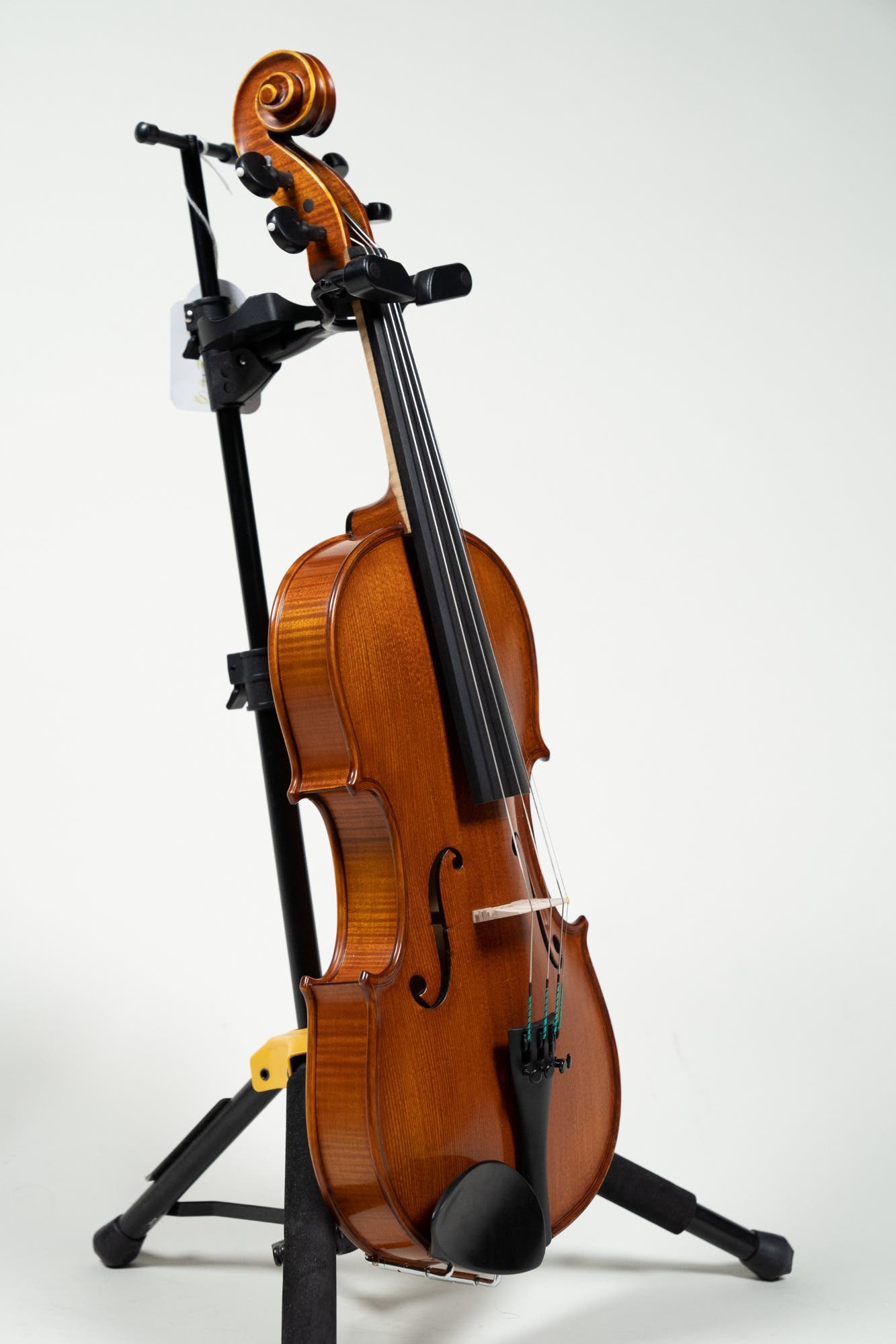 GLIGA 4/4 MAESTRO STRAD MODEL VIOLIN W/EVAH PIRAZZI (INSTRUMENT ONLY)