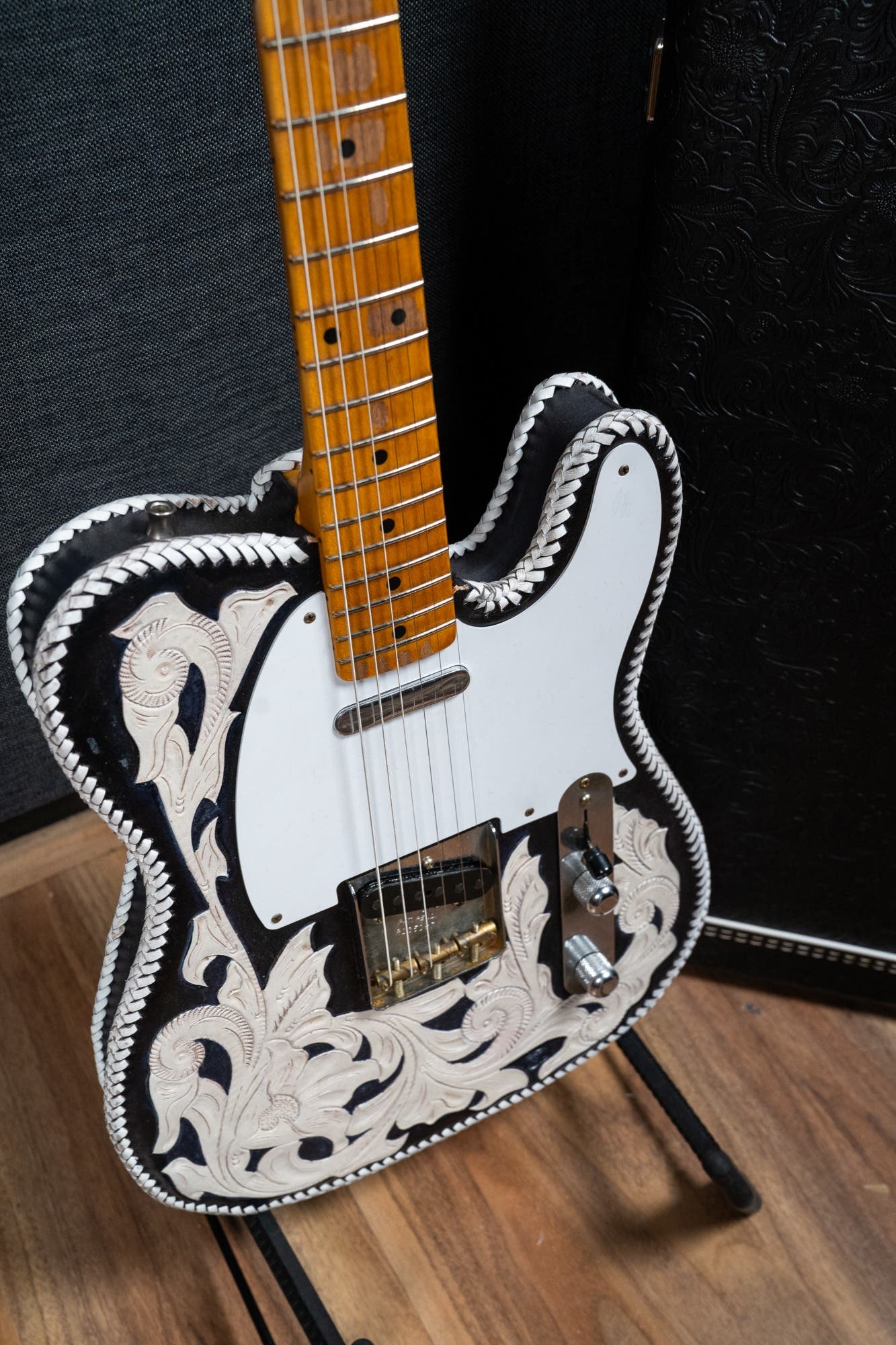 Fender Custom Shop Masterbuilt Waylon Jennings BTB 54' Telecaster Relic - Black and White Tooled Leather over Butterscotch Blonde