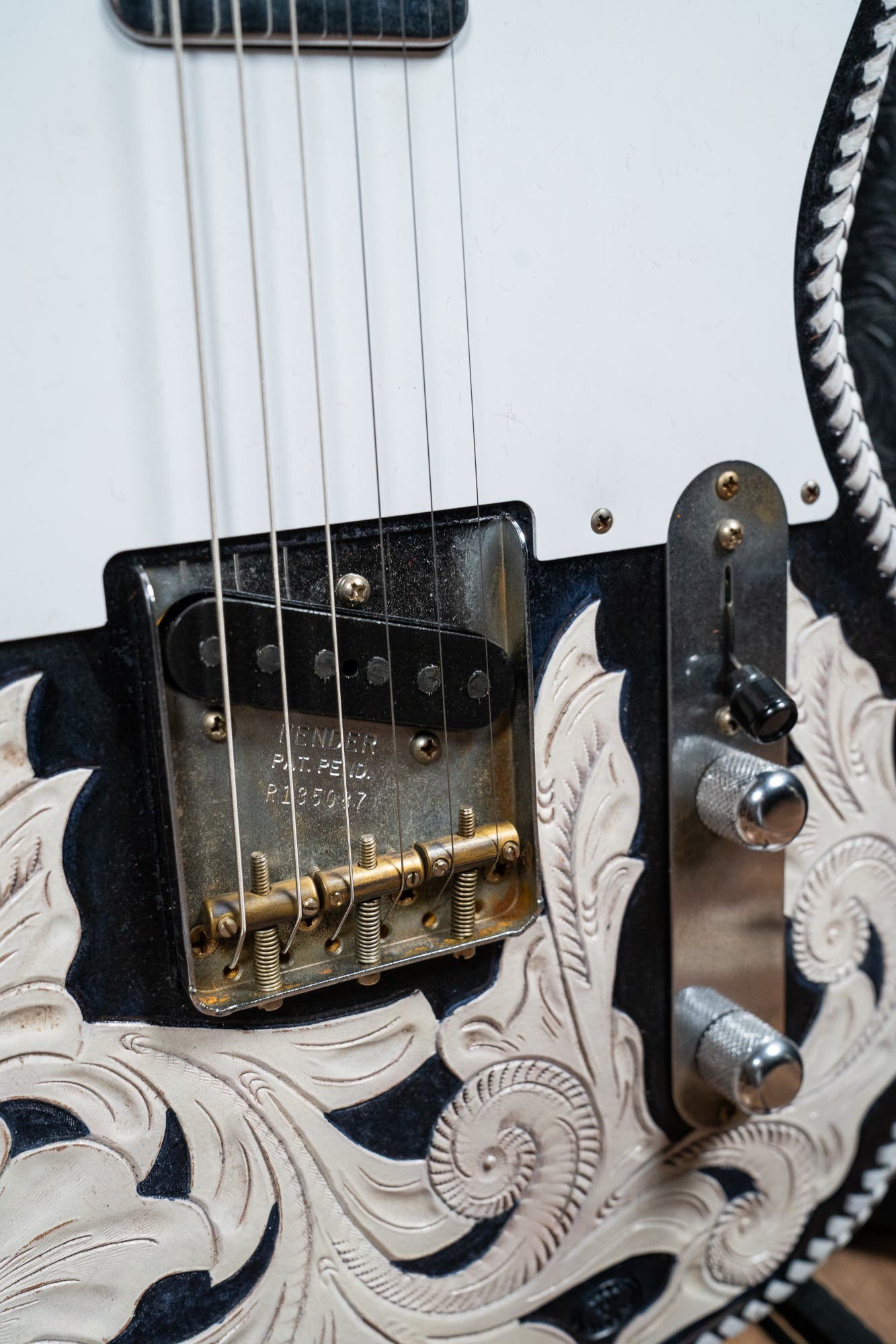 Fender Custom Shop Masterbuilt Waylon Jennings BTB 54' Telecaster Relic - Black and White Tooled Leather over Butterscotch Blonde