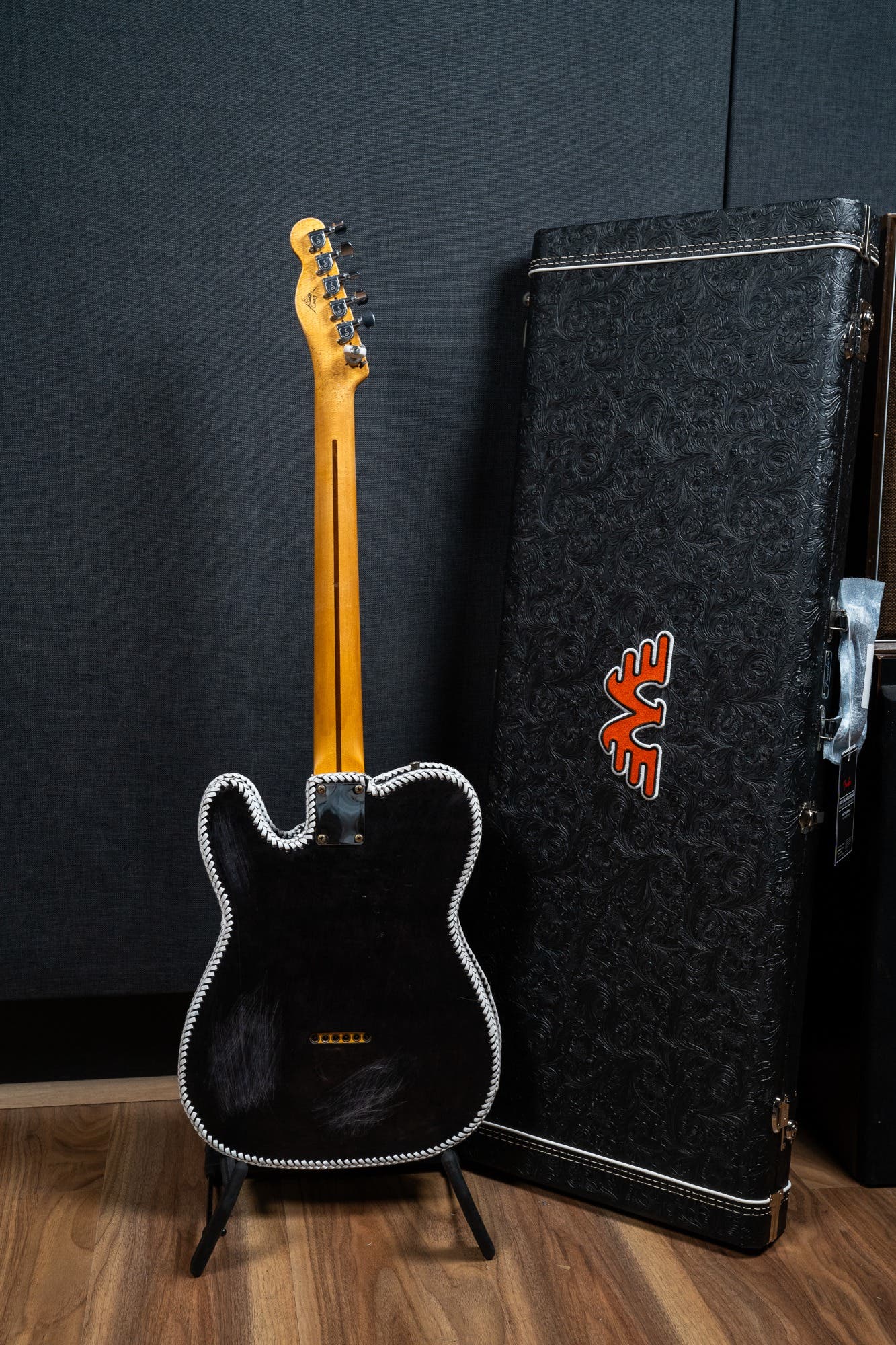 Fender Custom Shop Masterbuilt Waylon Jennings BTB 54' Telecaster Relic - Black and White Tooled Leather over Butterscotch Blonde