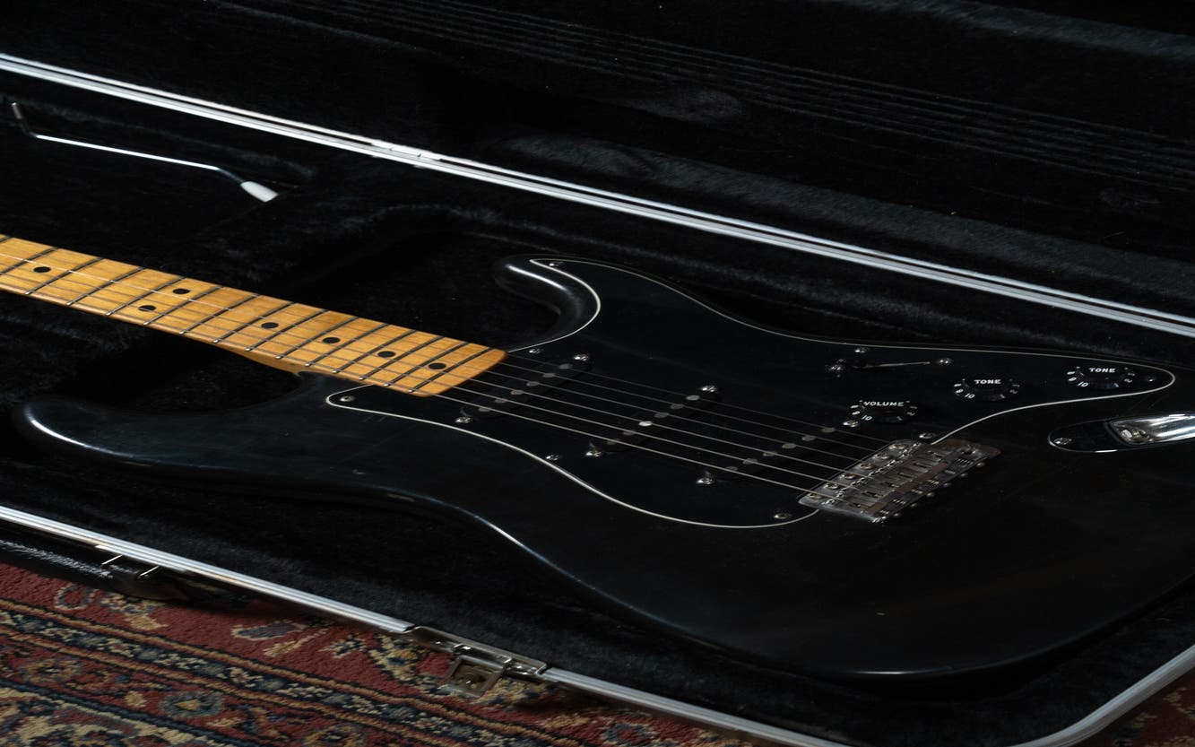 Fender 1978 Stratocaster w/Gator Case - Black - Pre-Owned