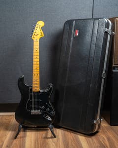Fender 1978 Stratocaster w/Gator Case - Black - Pre-Owned