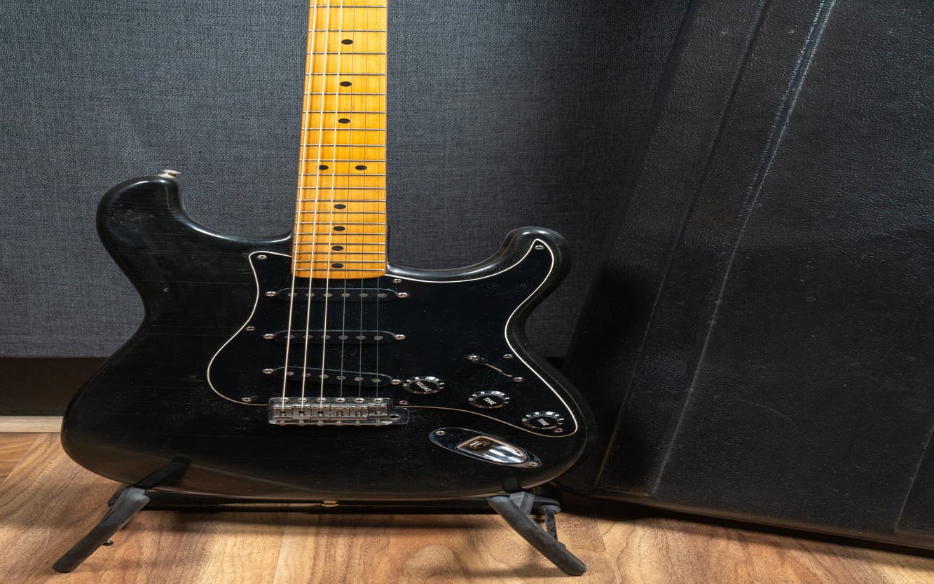 Fender 1978 Stratocaster w/Gator Case - Black - Pre-Owned