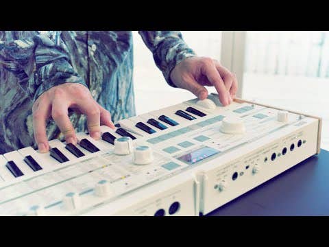 Korg microKorg S Portable Synthesizer w/Built-in Speakers