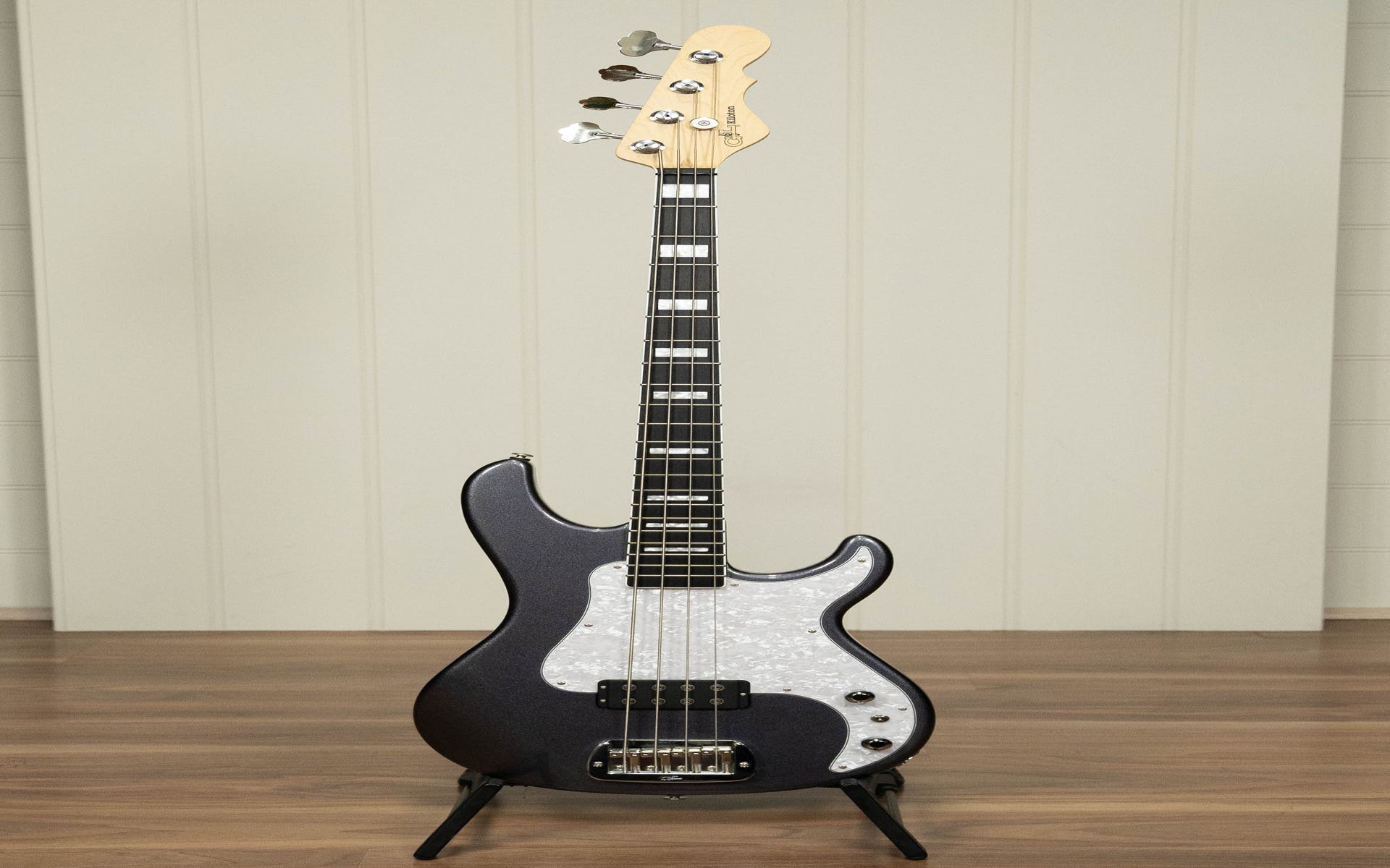 G&L USA Kiloton 4-String Bass w/Case - Graphite Metallic