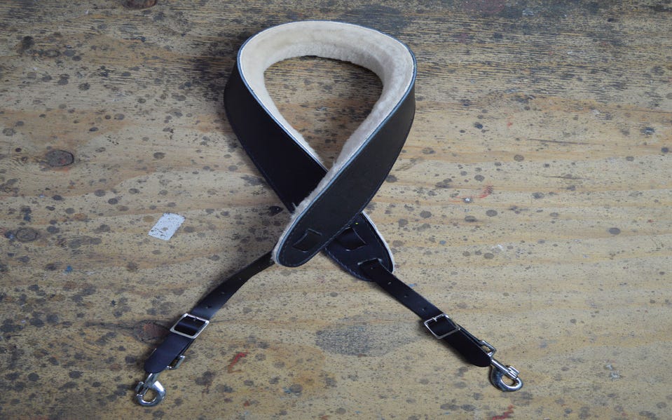 Colonial Leather Wool Padded Banjo Cradle Strap w/Hooks - Black