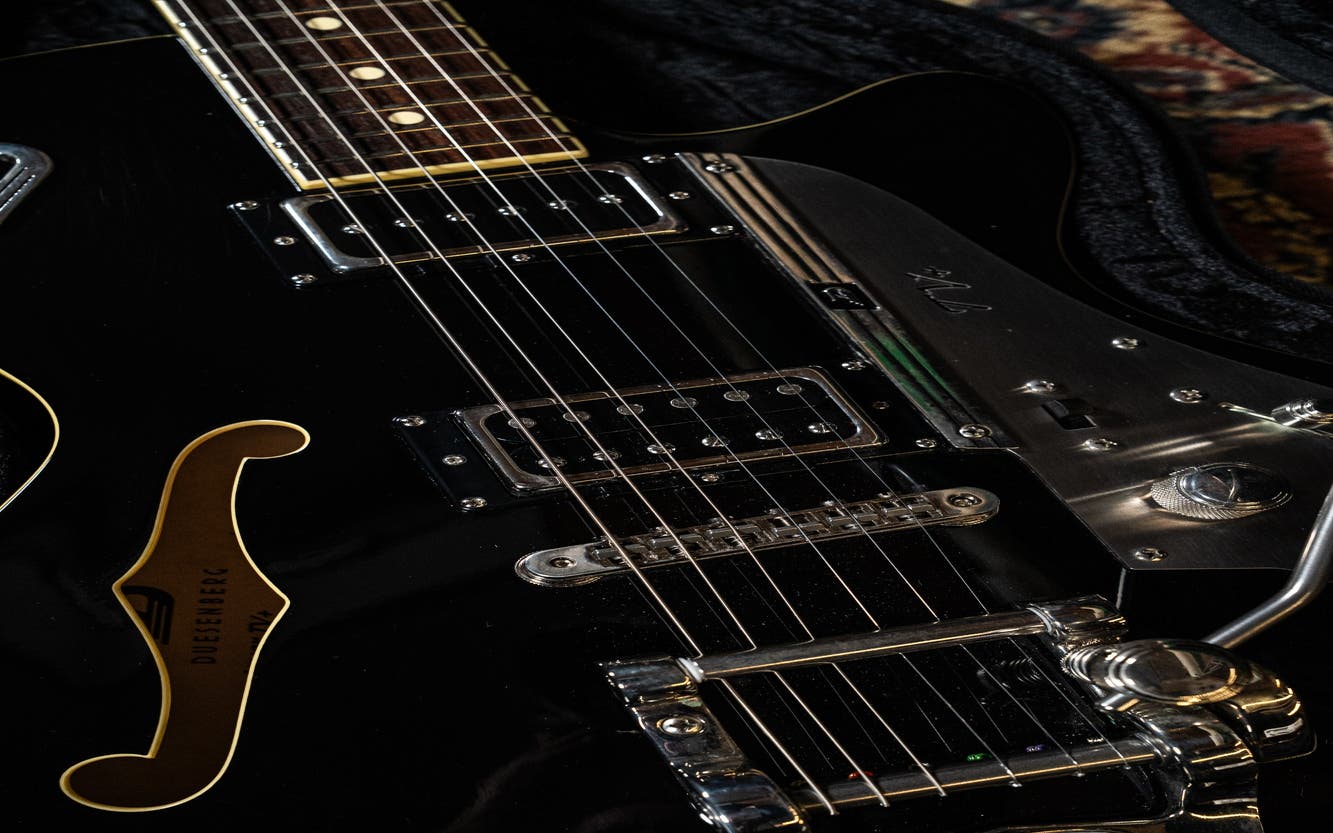 Duesenberg Starplayer TV+ w/Case - Black - Pre-Owned