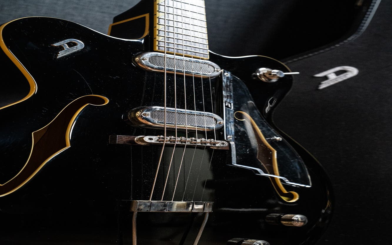 Duesenberg Starplayer TV+ w/Case - Black - Pre-Owned