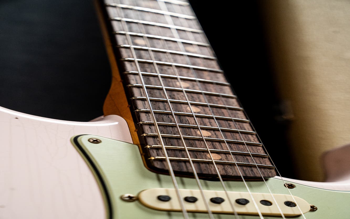 Fender Custom Shop '59 Stratocaster - Journeyman Relic - Super Faded Aged Shell Pink (#CS150402)