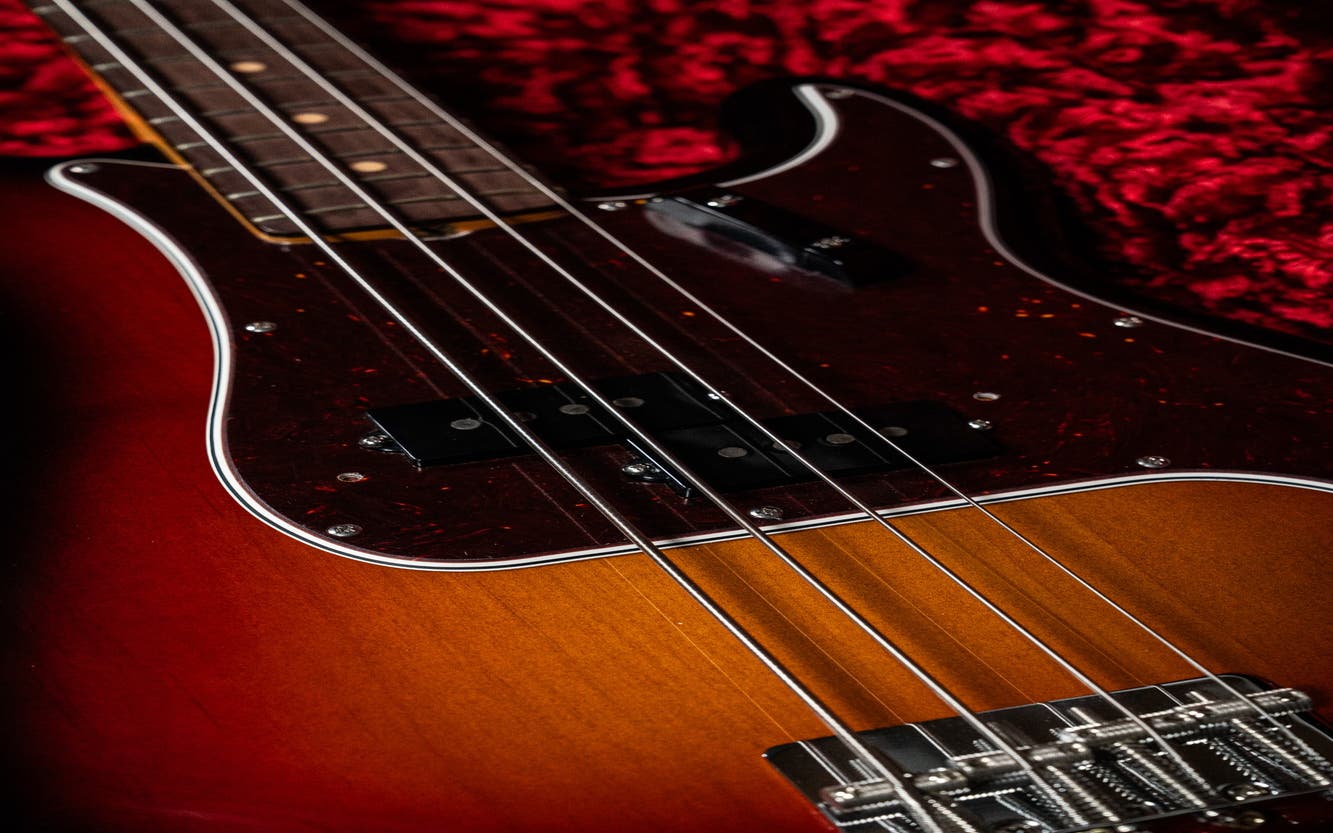 Fender American Original 60s Precision Bass w/Case - Sunburst - Pre-Owned (Mint)