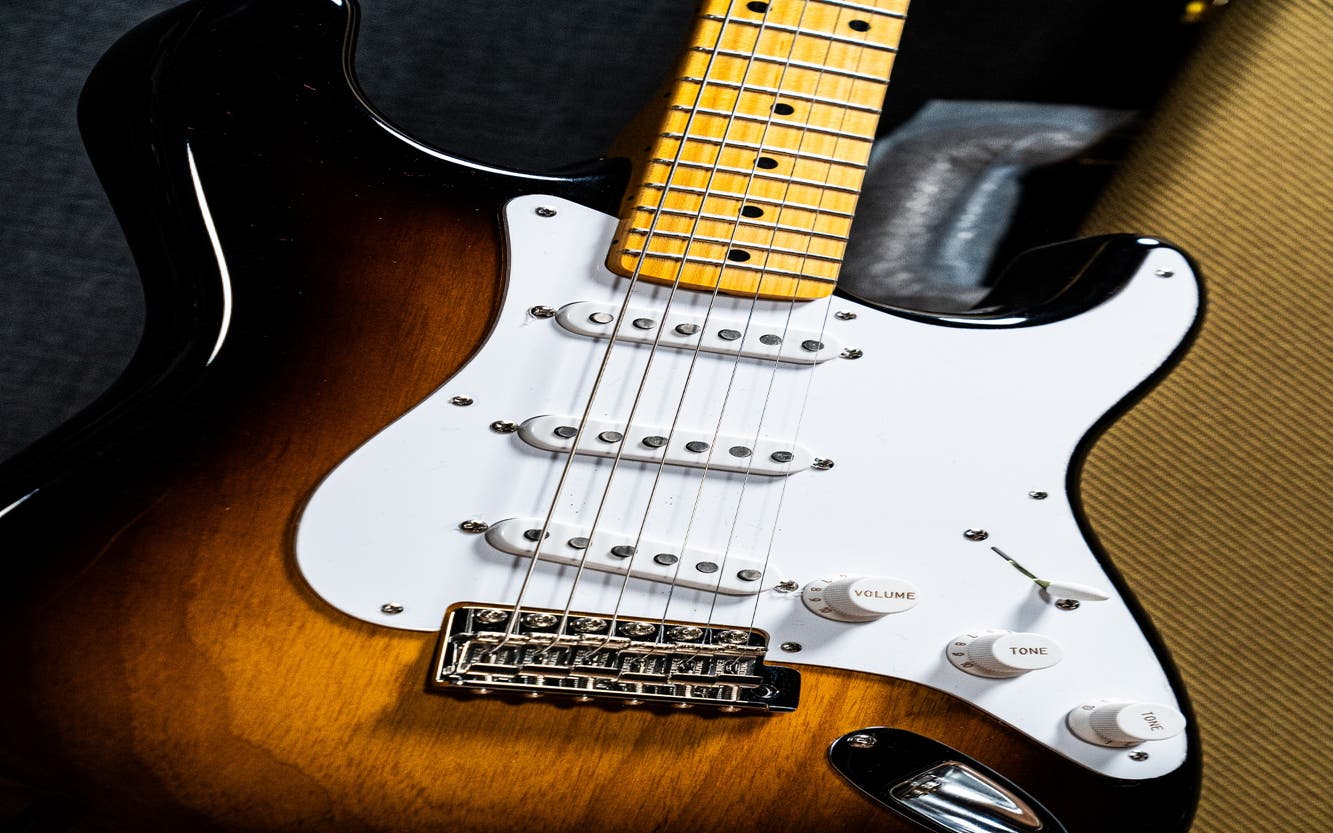 Fender Limited Edition 70th Anniversary 1954 Stratocaster  - NOS - Wide-Fade 2-Color Sunburst