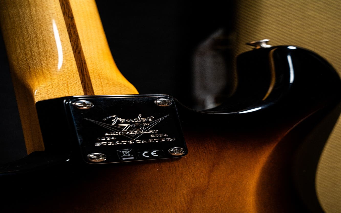 Fender Limited Edition 70th Anniversary 1954 Stratocaster  - NOS - Wide-Fade 2-Color Sunburst