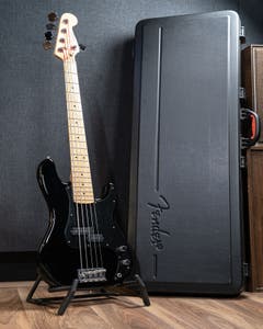Fender USA Precision Bass V w/Case - Black - Pre-Owned