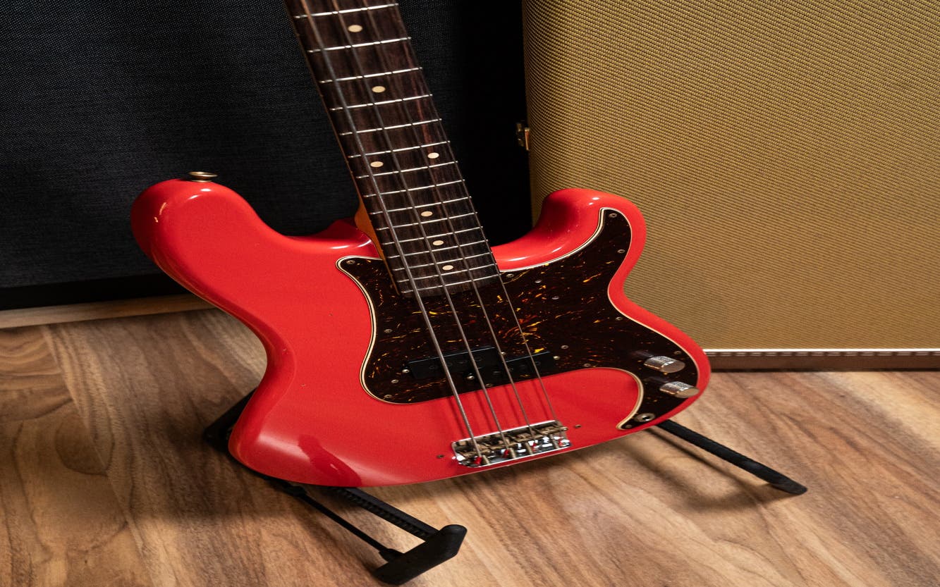 Fender Pino Palladino Signature Precision Bass - Fiesta Red over Desert Sand