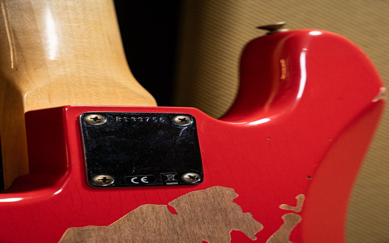 Fender Pino Palladino Signature Precision Bass - Fiesta Red over Desert Sand
