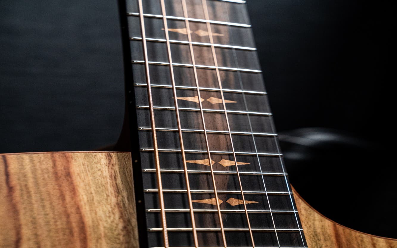 Fenech Guitars VTHGAc-CMP VTH Series Grand Auditorium Cutaway – Camphor