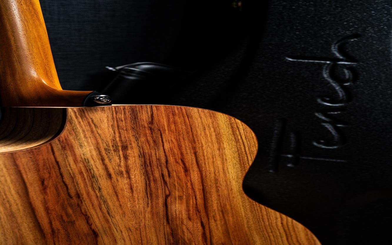 Fenech Guitars VTHGAc-CMP VTH Series Grand Auditorium Cutaway – Camphor