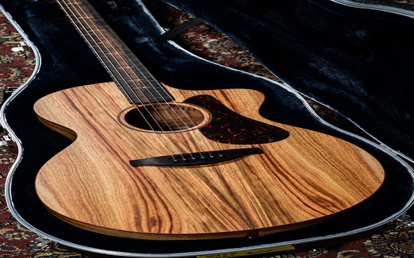 Fenech Guitars VTHGAc-CMP VTH Series Grand Auditorium Cutaway – Camphor