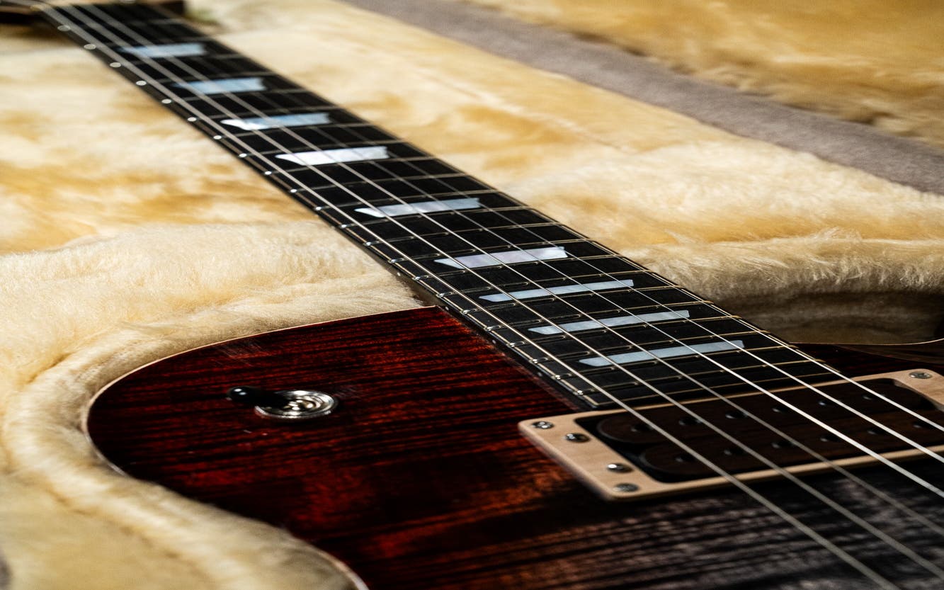 Fibenare Basic Jazz Solid Body - Red Burst Charcoal