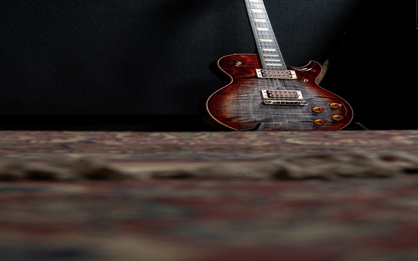 Fibenare Basic Jazz Solid Body - Red Burst Charcoal