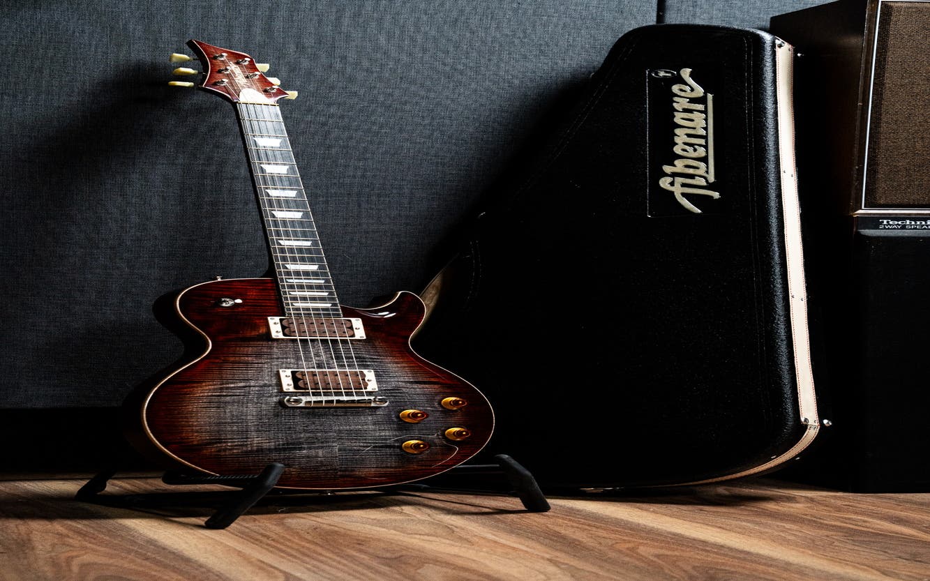 Fibenare Basic Jazz Solid Body - Red Burst Charcoal