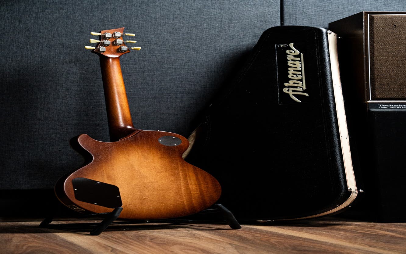 Fibenare Basic Jazz Solid Body - Red Burst Charcoal