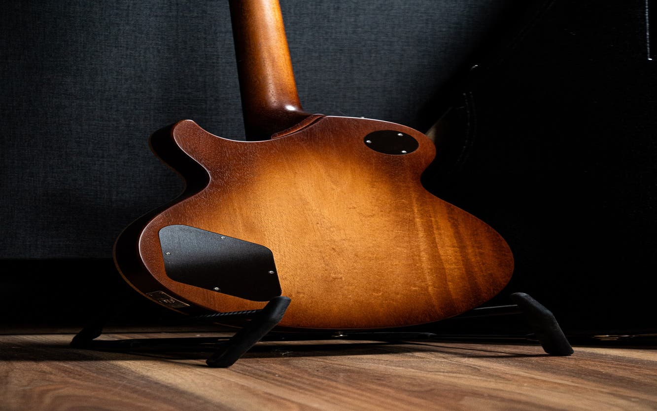 Fibenare Basic Jazz Solid Body - Red Burst Charcoal