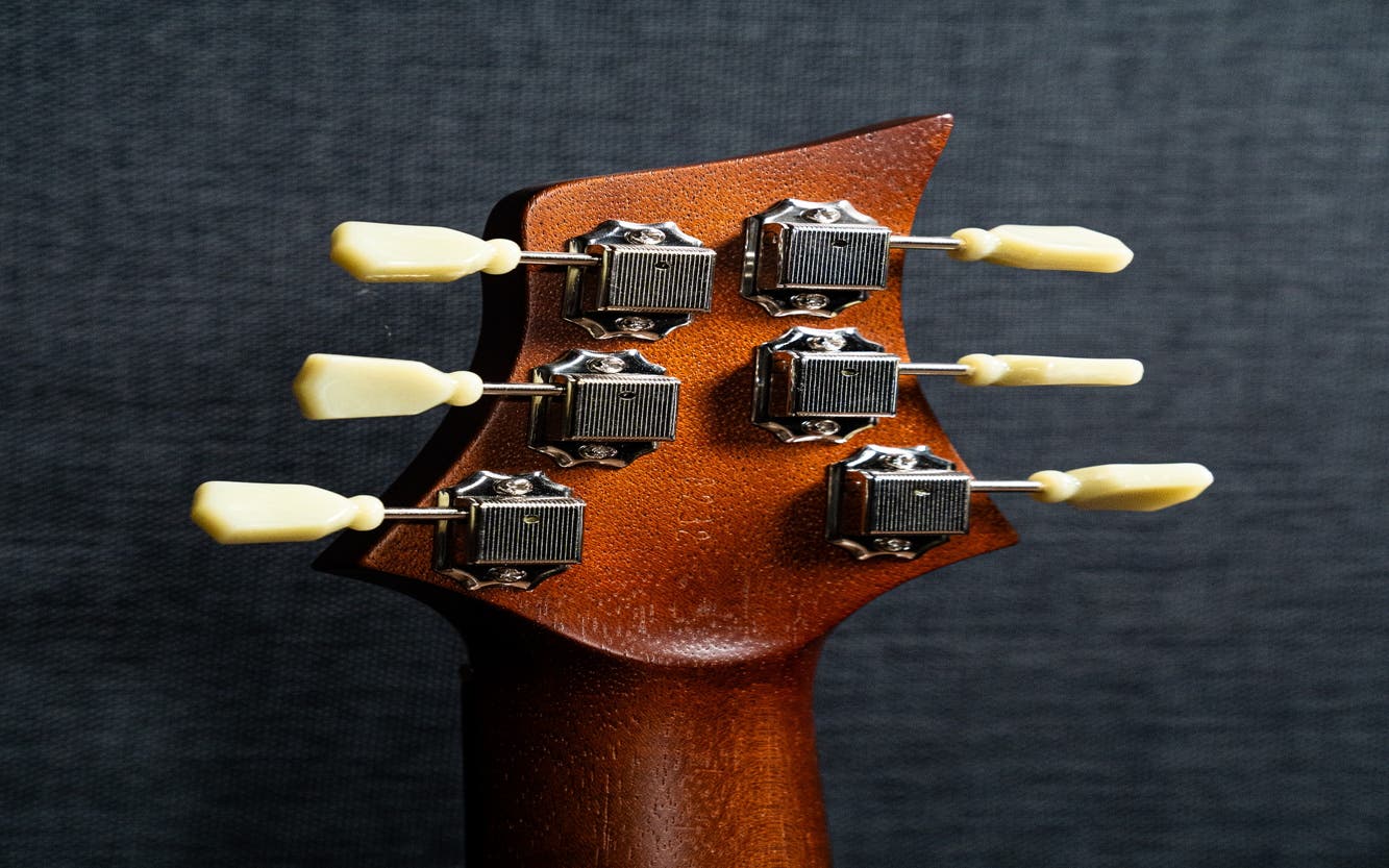 Fibenare Basic Jazz Solid Body - Red Burst Charcoal