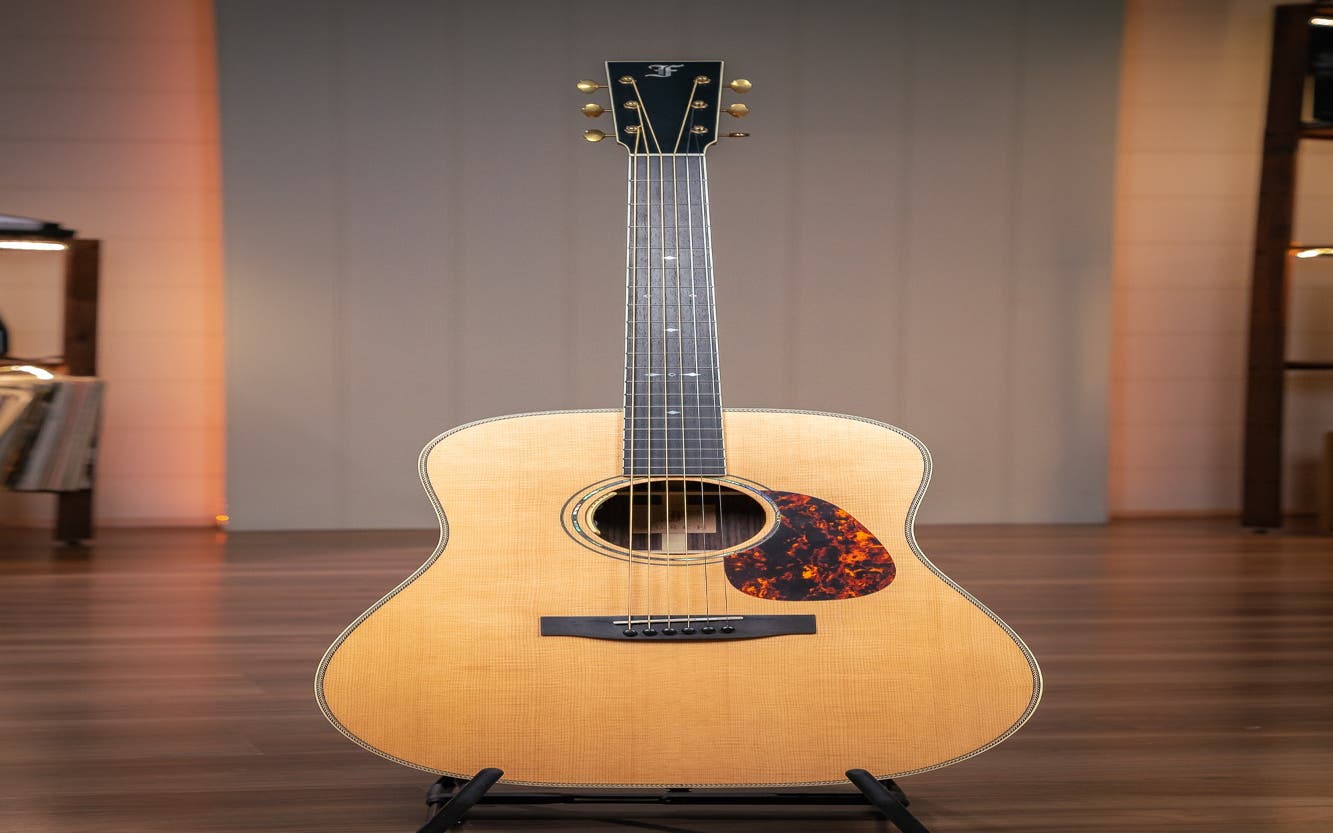 Furch Guitars VINTAGE 2 D-SR Dreadnought Guitar w/Pickup + Case - One Only