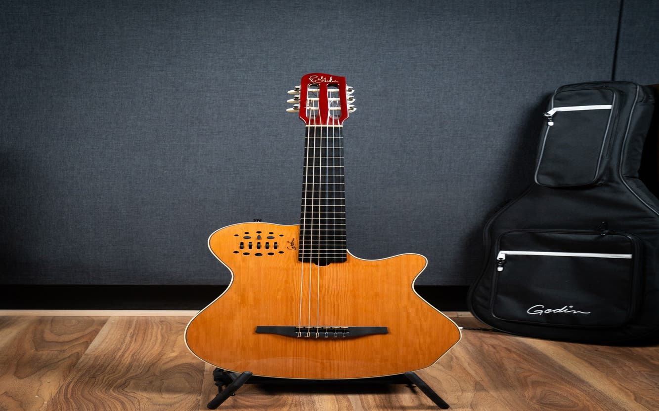 Godin Multiac Grand Concert SA Natural HG - Pre-Owned (Mint)