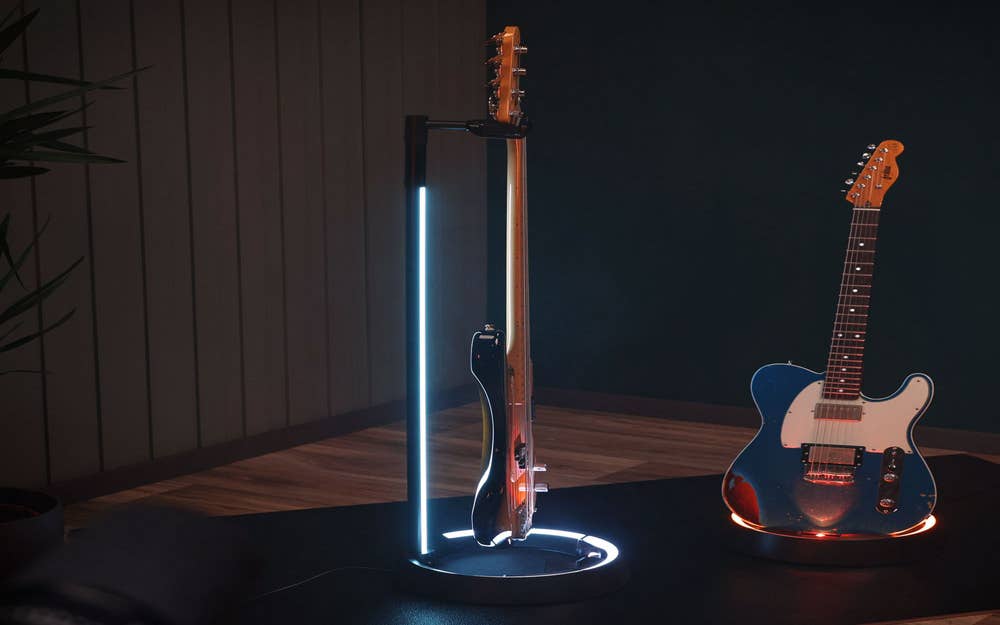 Gravity GRA-GGSLS01NHB Neck Hug Guitar Glow Stand