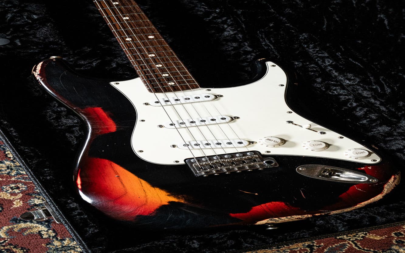 Iconic Guitars Solana Vintage w/Case - Black / 2-Tone Sunburst - Pre-Owned (Mint)