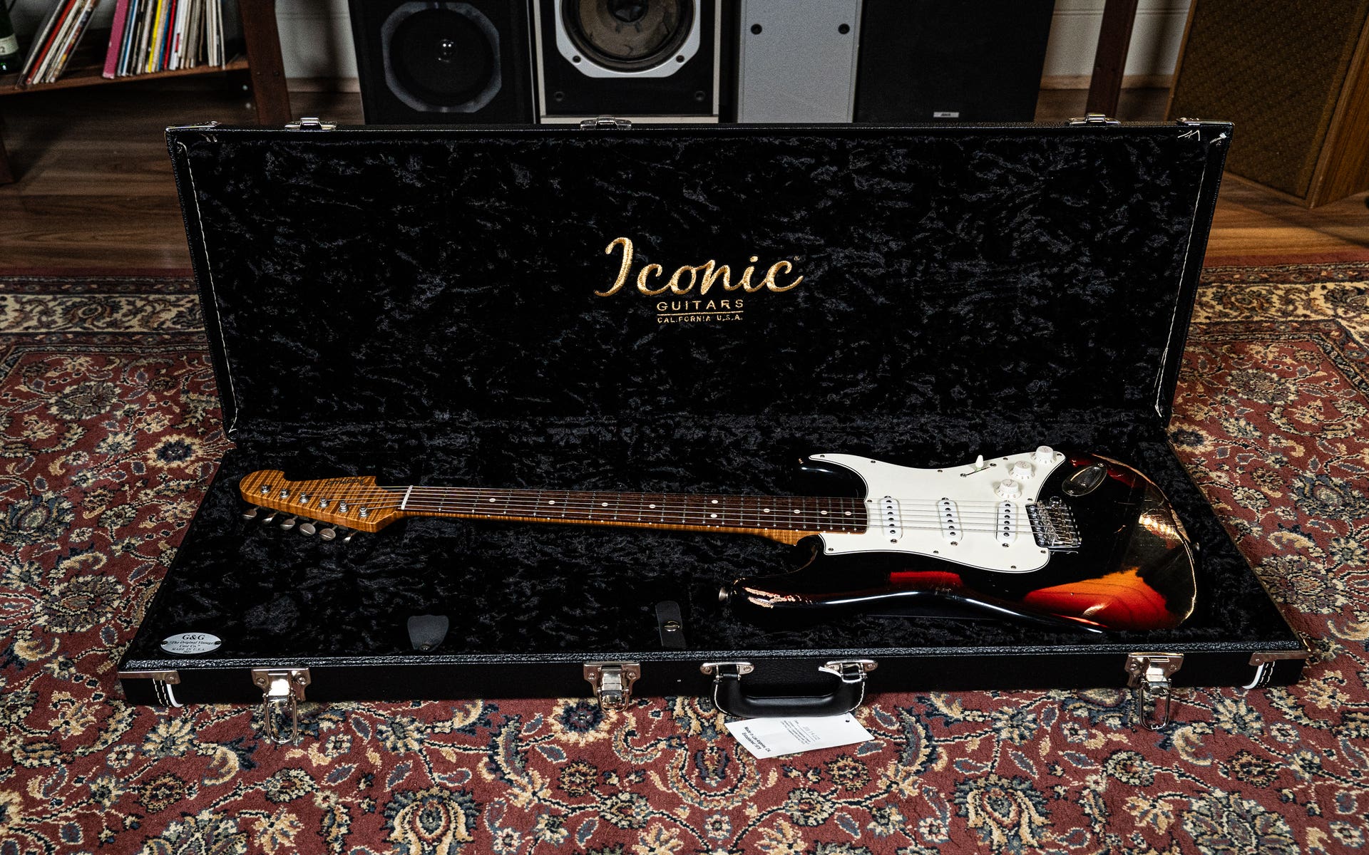 Iconic Guitars Solana Vintage w/Case - Black / 2-Tone Sunburst - Pre-Owned (Mint)