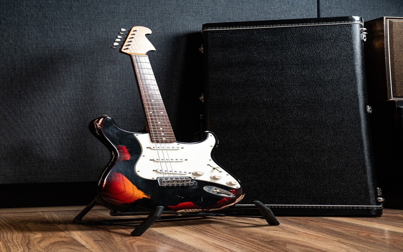 Iconic Guitars Solana Vintage w/Case - Black / 2-Tone Sunburst - Pre-Owned (Mint)