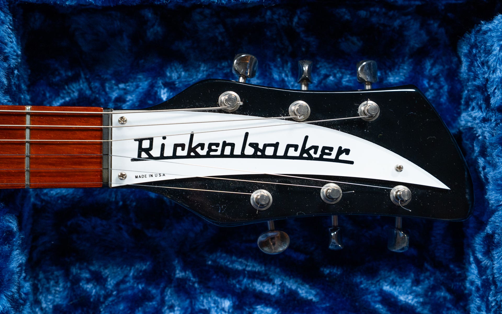 Rickenbacker 350/V63 w/Case - Jet Glo - Pre-Owned (Mint)