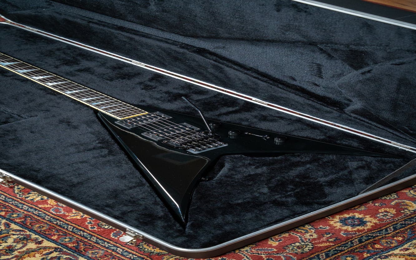 Jackson KV1 King V w/Case - Black - Pre-Owned