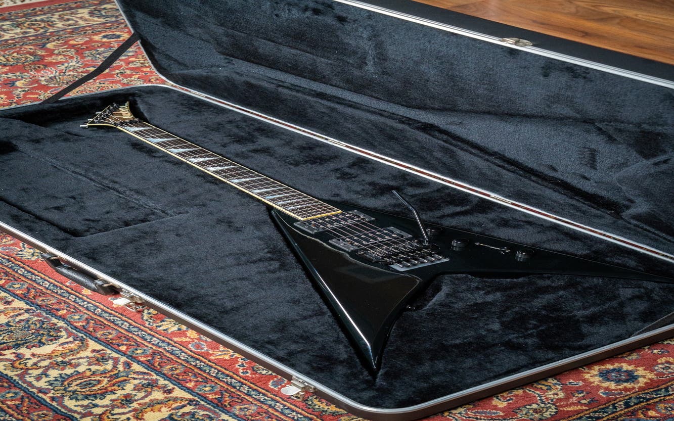 Jackson KV1 King V w/Case - Black - Pre-Owned